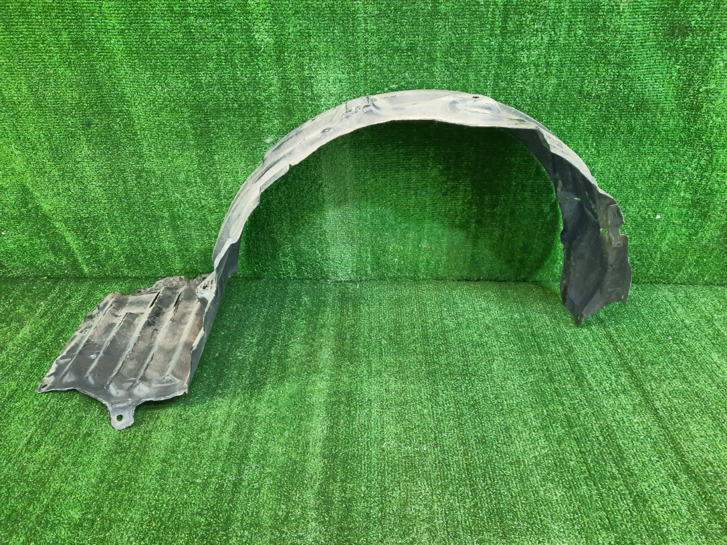 Защита под крыло правая передняя MITSUBISHI LANCER, GALANT FORTIS CY4A, CY2A, CY3A, CY6A, CX6A, CX4A, CX3A 5370A288 1 ракурс