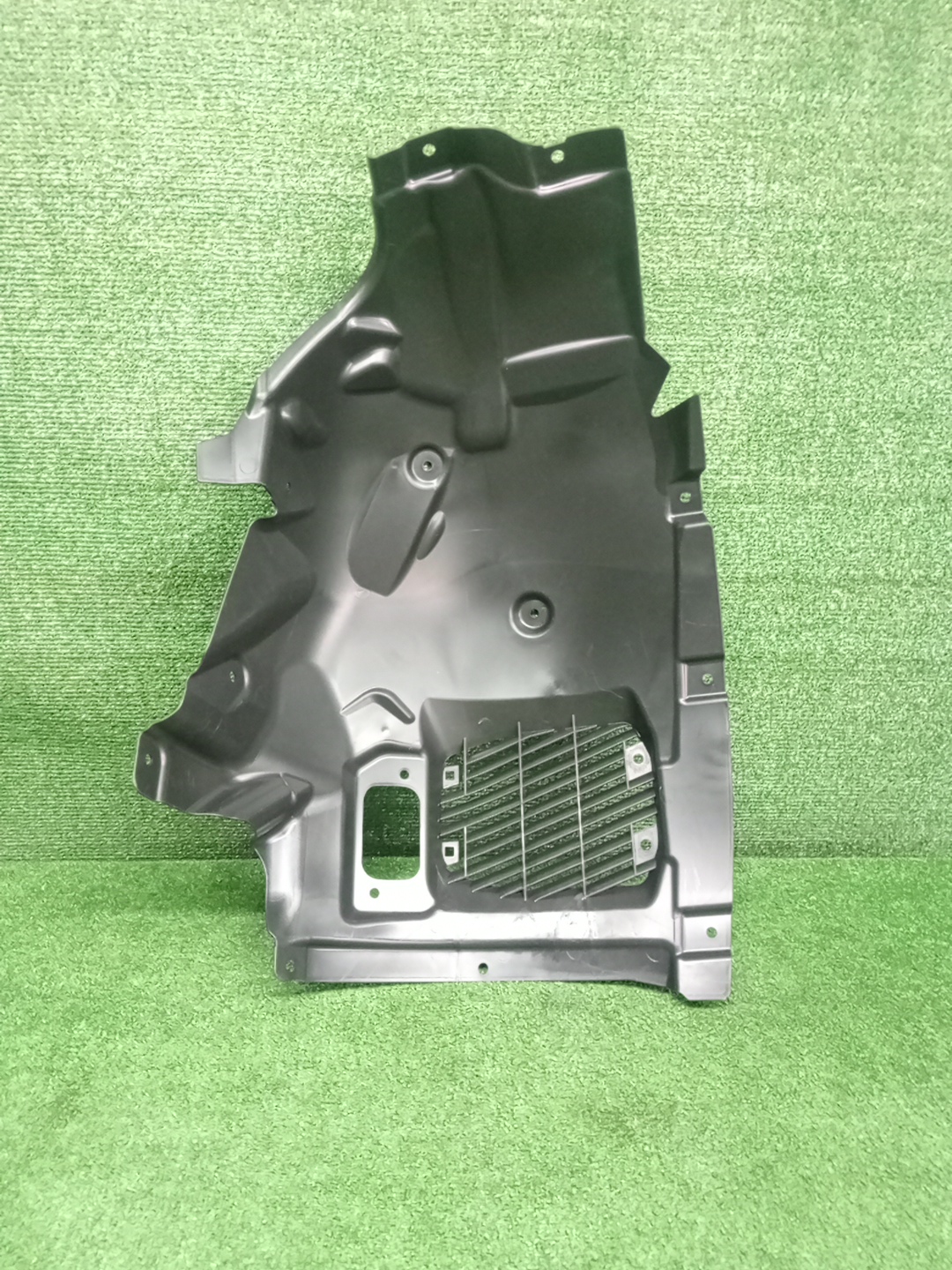 Защита под крыло правая передняя TOYOTA SUPRA A90 53895-WAA01 2 ракурс