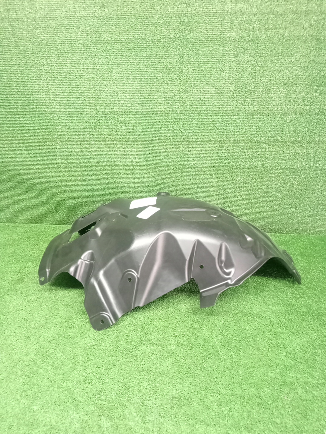 Защита под крыло правая передняя TOYOTA SUPRA A90 53895-WAA01 3 ракурс