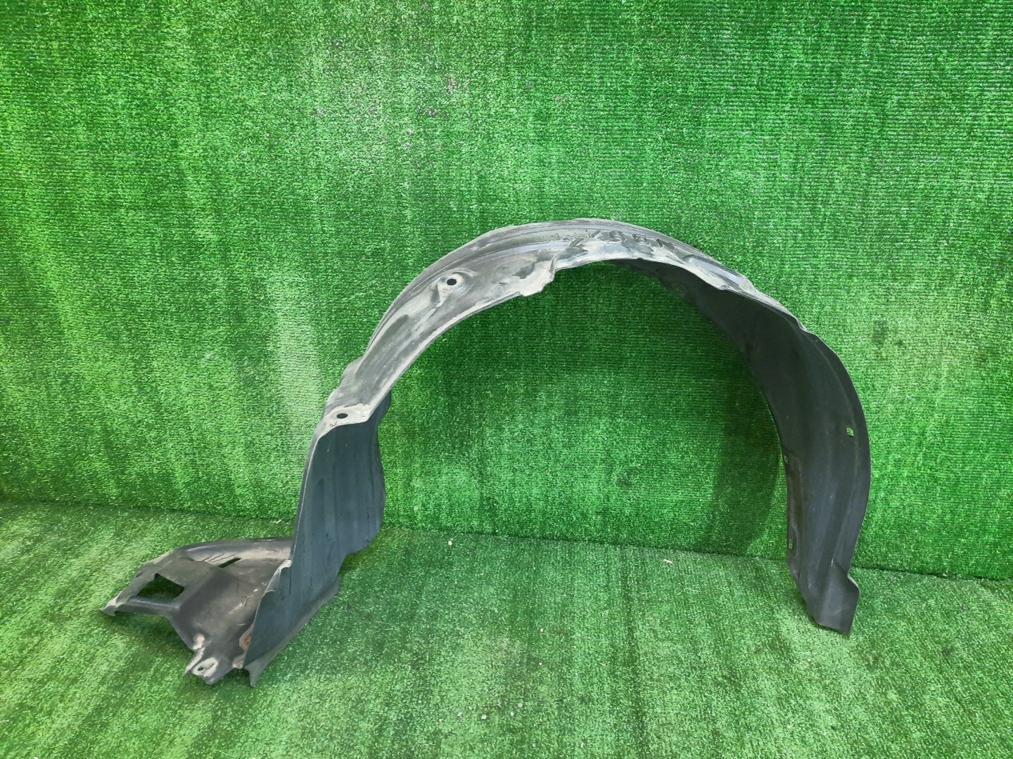 Защита под крыло правая передняя TOYOTA COROLLA FIELDER ZZE122G 53875-12310 1 ракурс