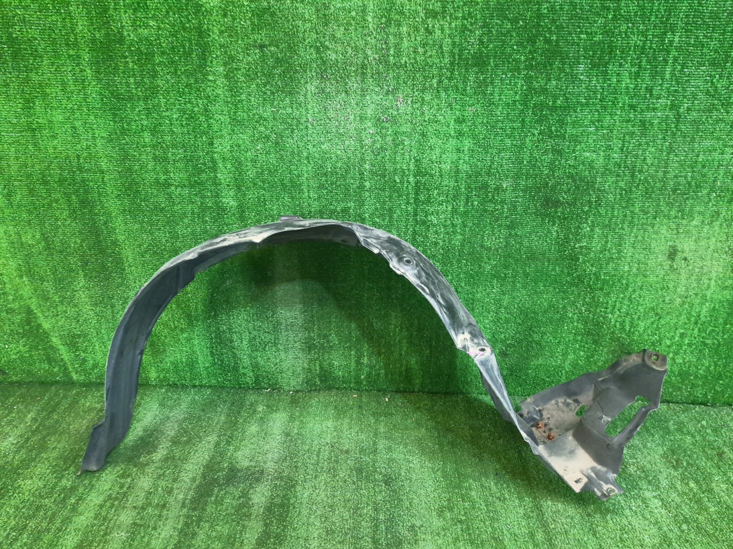 Защита под крыло левая передняя TOYOTA AXIO, COROLLA FIELDER, COROLLA  AXIO, FIELDER NZE141, NZE144, ZRE142, ZRE144, ZRE144G, ZRE142G, NZE144G, NZE141G 53876-12420 1 ракурс