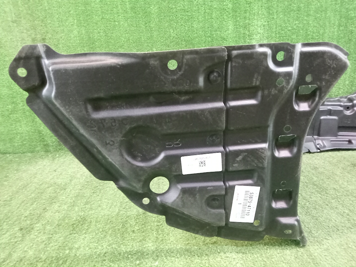 Защита под крыло правая передняя TOYOTA PRIUS PHV ZVW52 53875-47110 4 ракурс