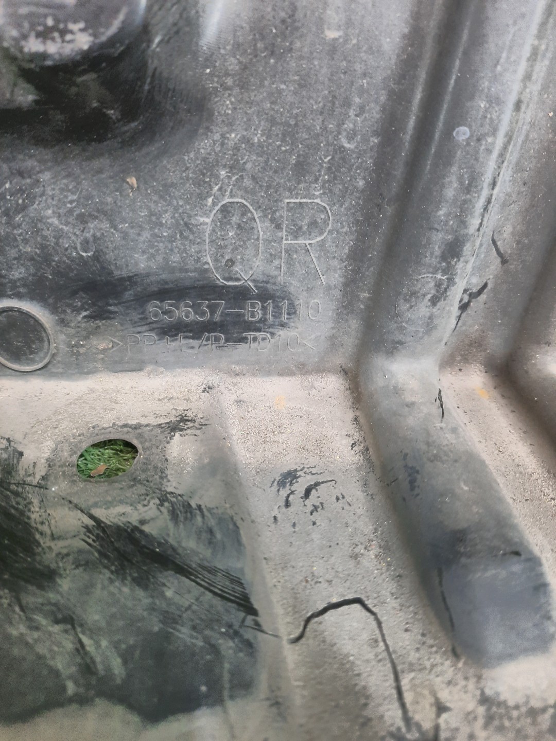 Защита под крыло правая задняя TOYOTA THOR, JUSTY, TANK, ROOMY M910S, M900S, M900F, M910F, M910A, M900A 65637-B1110 2 ракурс