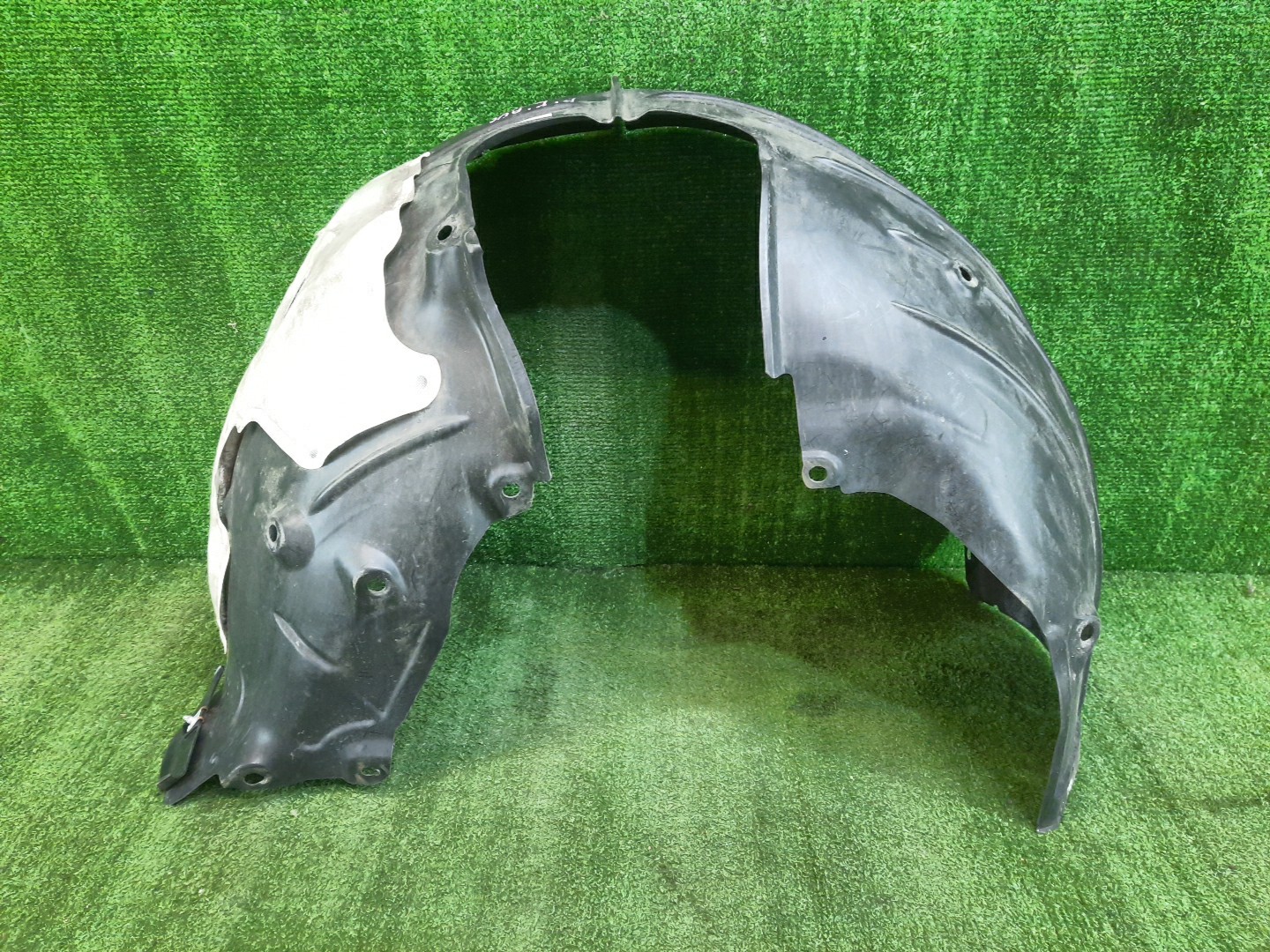 Защита под крыло левая передняя MAZDA MAZDA 3, 3 BPEP, BP8P, BP5P, BPFP, BPFJ3P, BPFJ3R, BP5R, BP, BPEK3R, BP8R 9919 1 ракурс