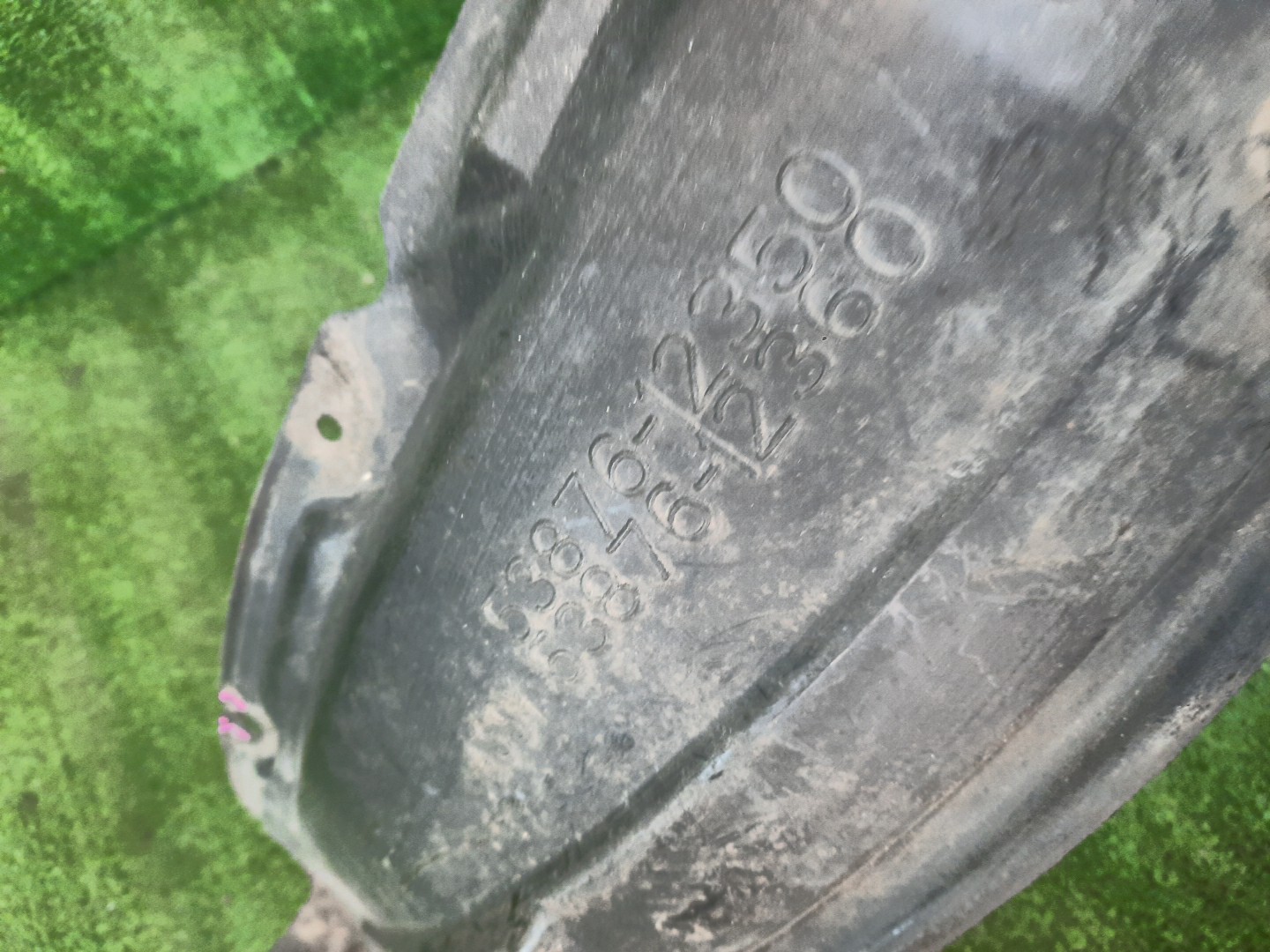 Защита под крыло левая передняя TOYOTA ALLEX, COROLLA RUNX ZZE124, NZE121, ZZE122, ZZE123 53876-12350 3 ракурс