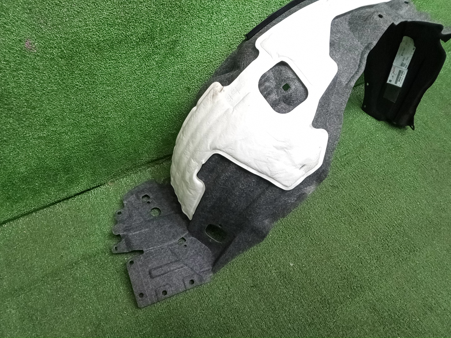 Защита под крыло правая передняя TOYOTA YARIS GXPA16 G16E-GTS 53875-52540 2 ракурс