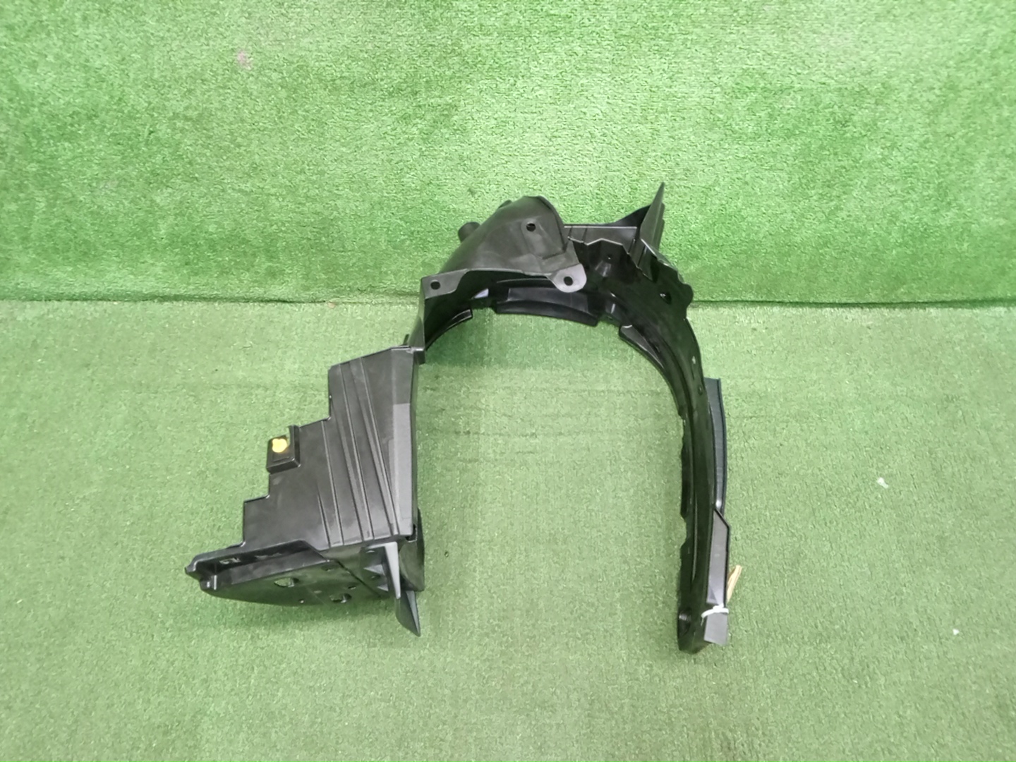 Защита под крыло правая передняя HONDA WR-V DG5 74100-31X-J00 3 ракурс Защита под крыло правая передняя HONDA WR-V DG5 74100-31X-J00 3 ракурс