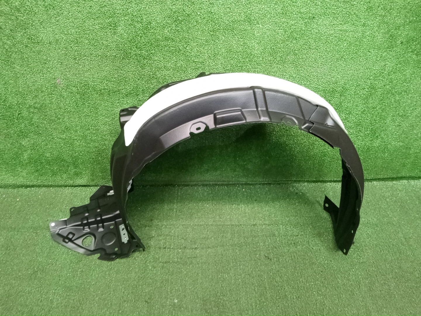 Защита под крыло левая передняя LEXUS CT200H ZWA10 53806-76010 1 ракурс