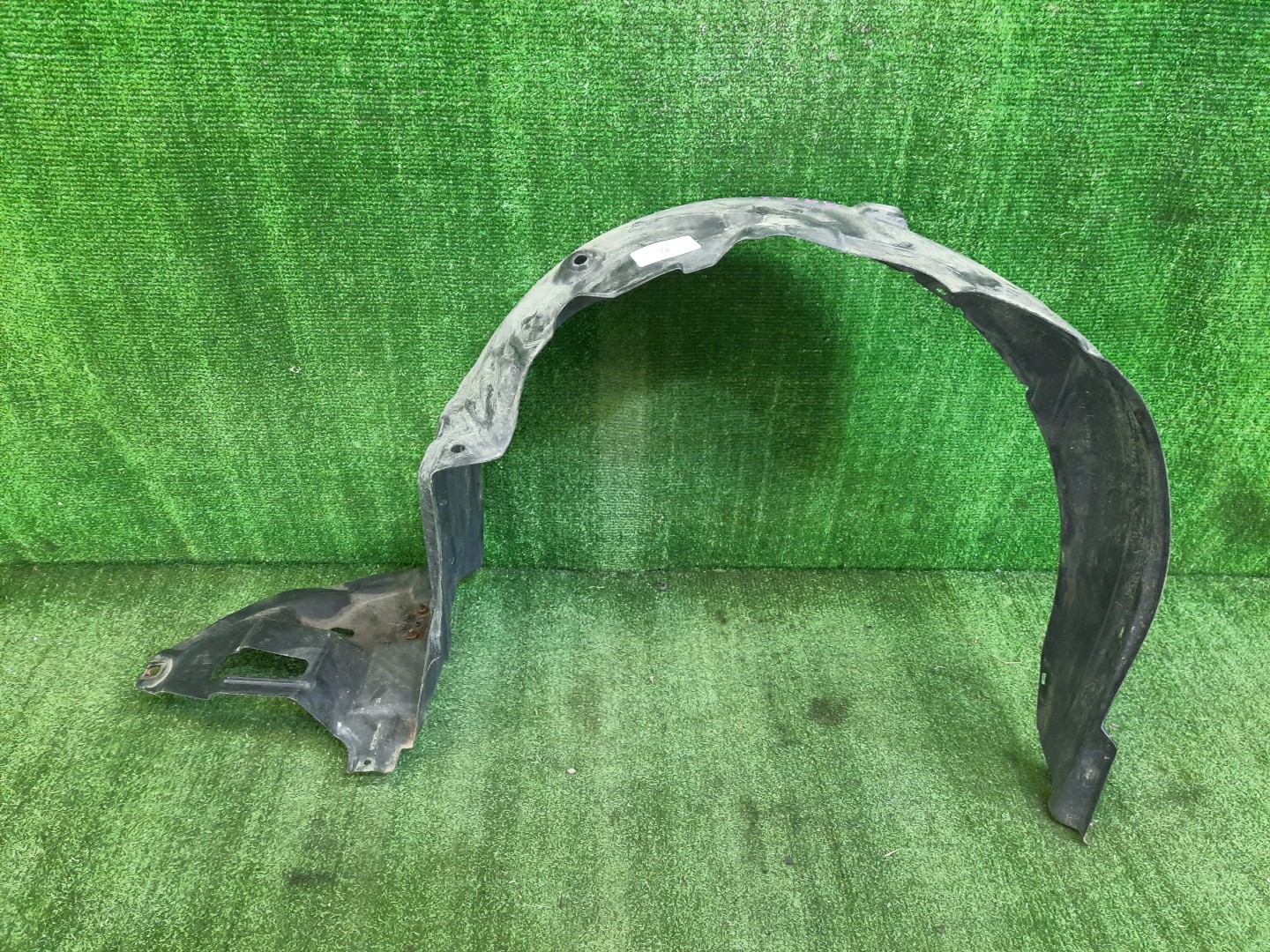Защита под крыло правая передняя TOYOTA AXIO, COROLLA FIELDER, COROLLA  AXIO, FIELDER NZE141, NZE144, ZRE142, ZRE144, ZRE144G, ZRE142G, NZE144G, NZE141G 53875-12440 1 ракурс