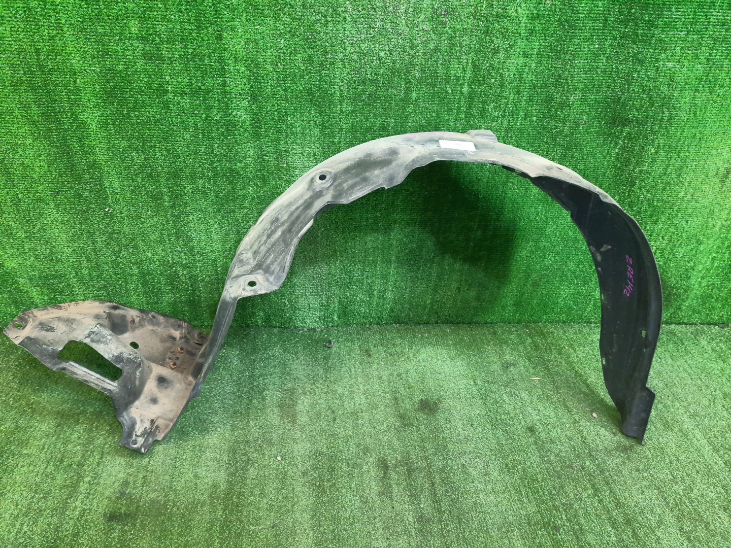 Защита под крыло правая передняя TOYOTA AXIO, COROLLA FIELDER, COROLLA  AXIO, FIELDER NZE141, NZE144, ZRE142, ZRE144, ZRE144G, ZRE142G, NZE144G, NZE141G 53875-12440 1 ракурс
