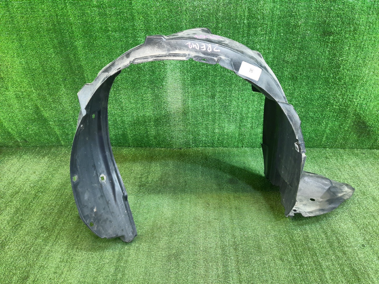 Защита под крыло правая передняя TOYOTA AXIO, COROLLA FIELDER, COROLLA  AXIO, FIELDER NZE141, NZE144, ZRE142, ZRE144, ZRE144G, ZRE142G, NZE144G, NZE141G 53875-12420 1 ракурс