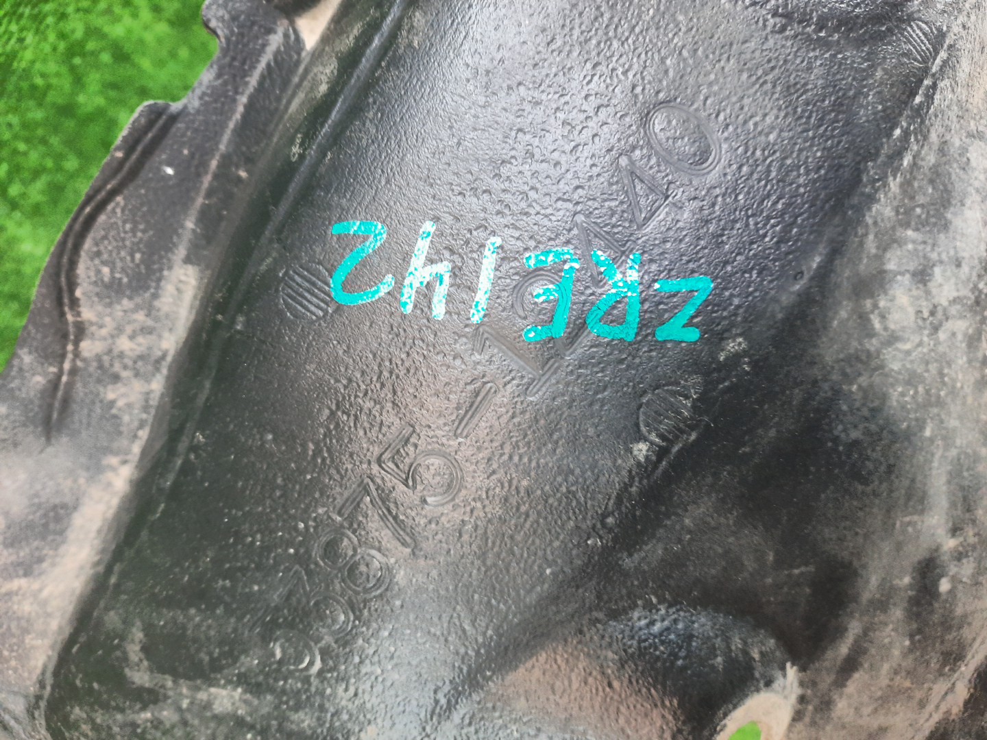Защита под крыло правая передняя TOYOTA AXIO, COROLLA FIELDER, COROLLA  AXIO, FIELDER NZE141, NZE144, ZRE142, ZRE144, ZRE144G, ZRE142G, NZE144G, NZE141G 53875-12440 3 ракурс