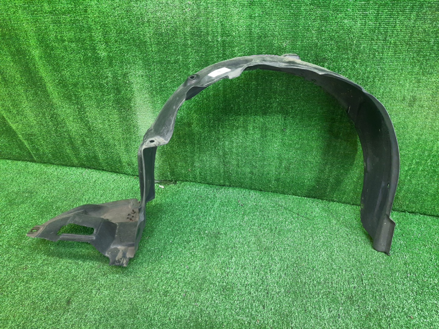 Защита под крыло правая передняя TOYOTA AXIO, COROLLA FIELDER, COROLLA  AXIO, FIELDER NZE141, NZE144, ZRE142, ZRE144, ZRE144G, ZRE142G, NZE144G, NZE141G 53875-12440 1 ракурс