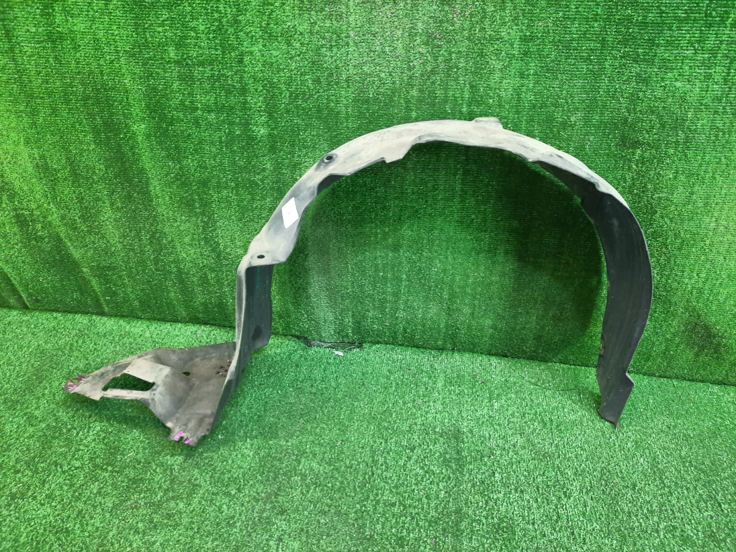 Защита под крыло правая передняя TOYOTA AXIO, COROLLA FIELDER, COROLLA  AXIO, FIELDER NZE141, NZE144, ZRE142, ZRE144, ZRE144G, ZRE142G, NZE144G, NZE141G 53875-12440 1 ракурс