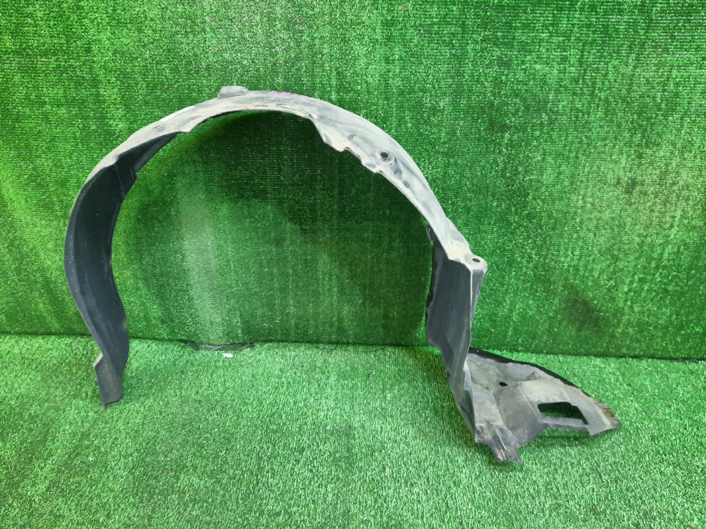 Защита под крыло левая передняя TOYOTA AXIO, COROLLA FIELDER, COROLLA  AXIO, FIELDER NZE141, NZE144, ZRE142, ZRE144, ZRE144G, ZRE142G, NZE144G, NZE141G 53876-12420 1 ракурс
