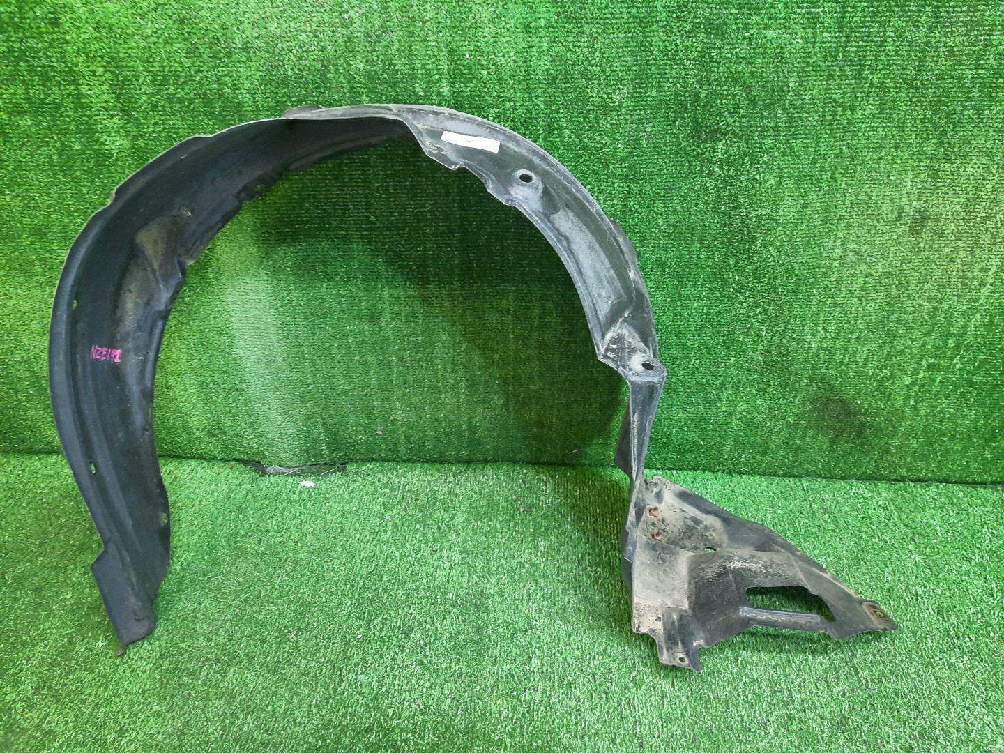 Защита под крыло левая передняя TOYOTA AXIO, COROLLA FIELDER, COROLLA  AXIO, FIELDER NZE141, NZE144, ZRE142, ZRE144, ZRE144G, ZRE142G, NZE144G, NZE141G 53876-12420 1 ракурс