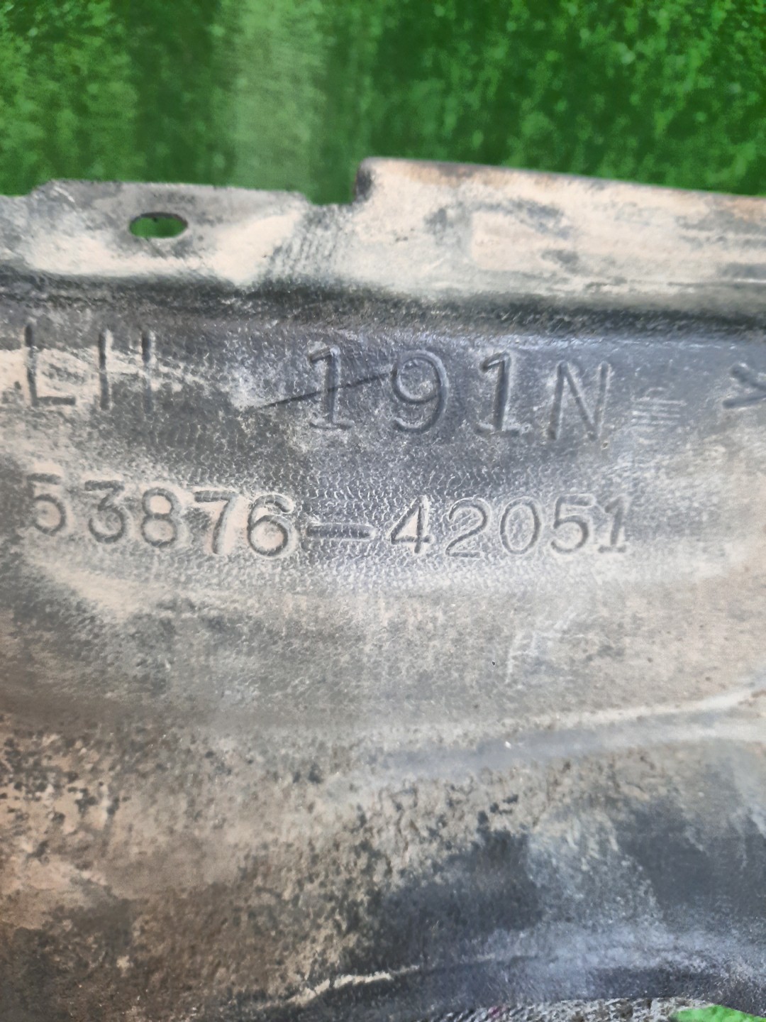 Защита под крыло левая передняя TOYOTA RAV4 ACA21W, ACA20W, ZCA26W, ZCA25W 53876-42051 3 ракурс