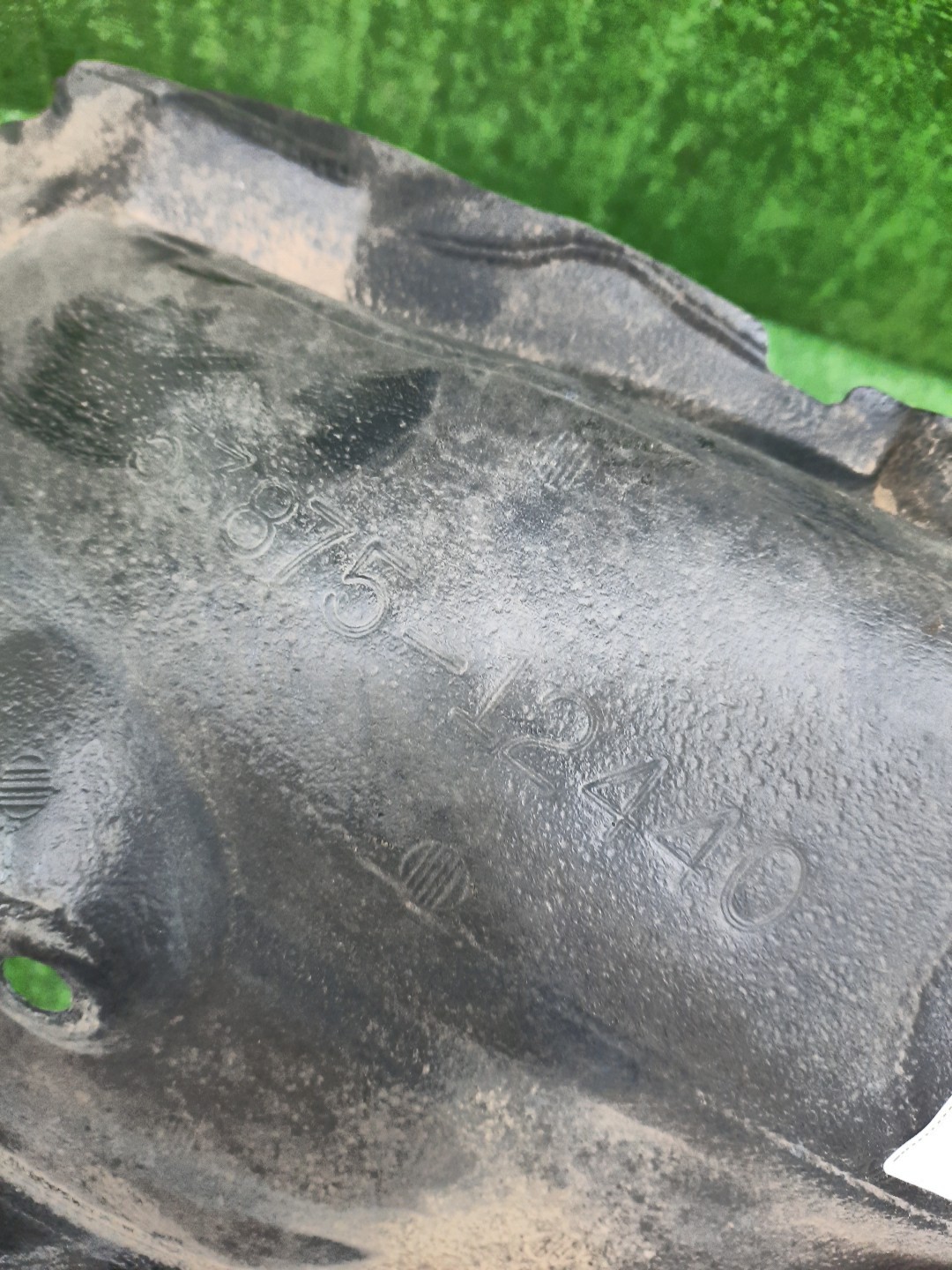 Защита под крыло правая передняя TOYOTA AXIO, COROLLA FIELDER, COROLLA  AXIO, FIELDER NZE141, NZE144, ZRE142, ZRE144, ZRE144G, ZRE142G, NZE144G, NZE141G 53875-12440 2 ракурс