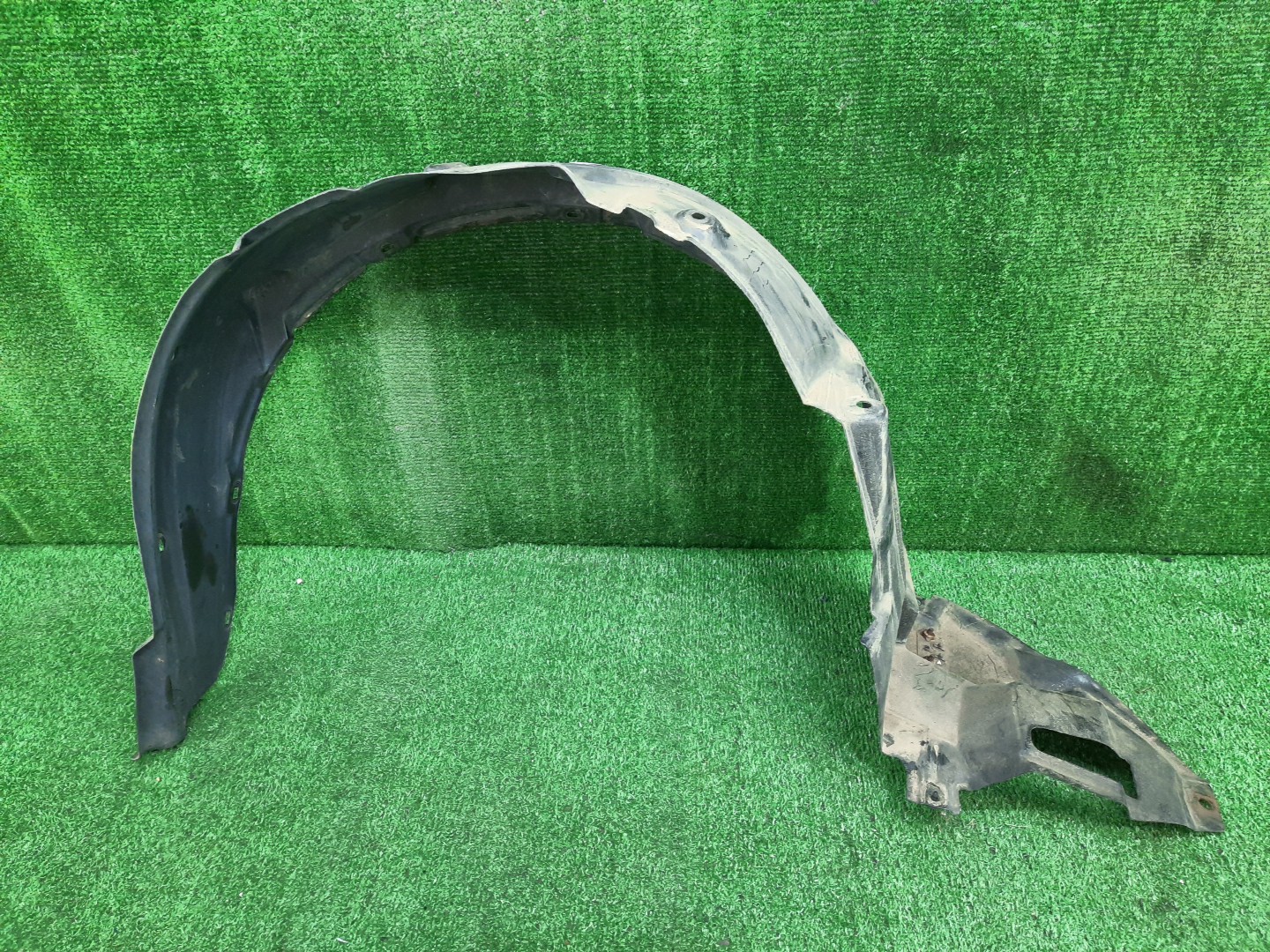 Защита под крыло левая передняя TOYOTA AXIO, COROLLA FIELDER, COROLLA  AXIO, FIELDER NZE141, NZE144, ZRE142, ZRE144, ZRE144G, ZRE142G, NZE144G, NZE141G 53876-12420 1 ракурс