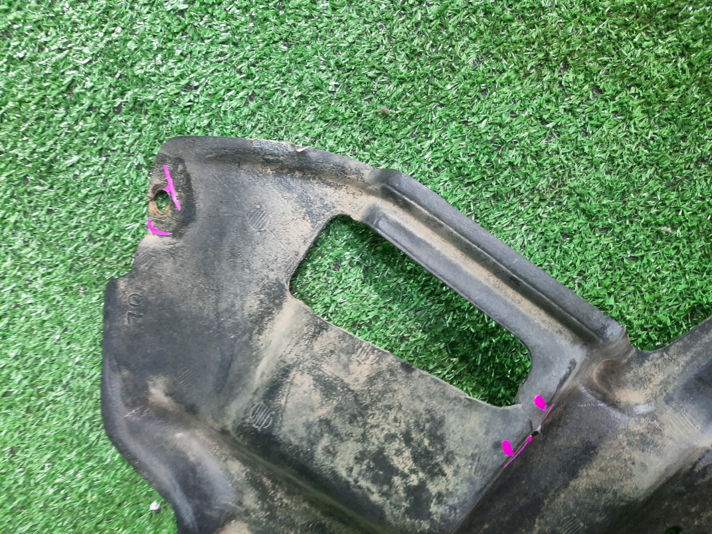 Защита под крыло левая передняя TOYOTA COROLLA FIELDER NZE124G 53876-12280 2 ракурс