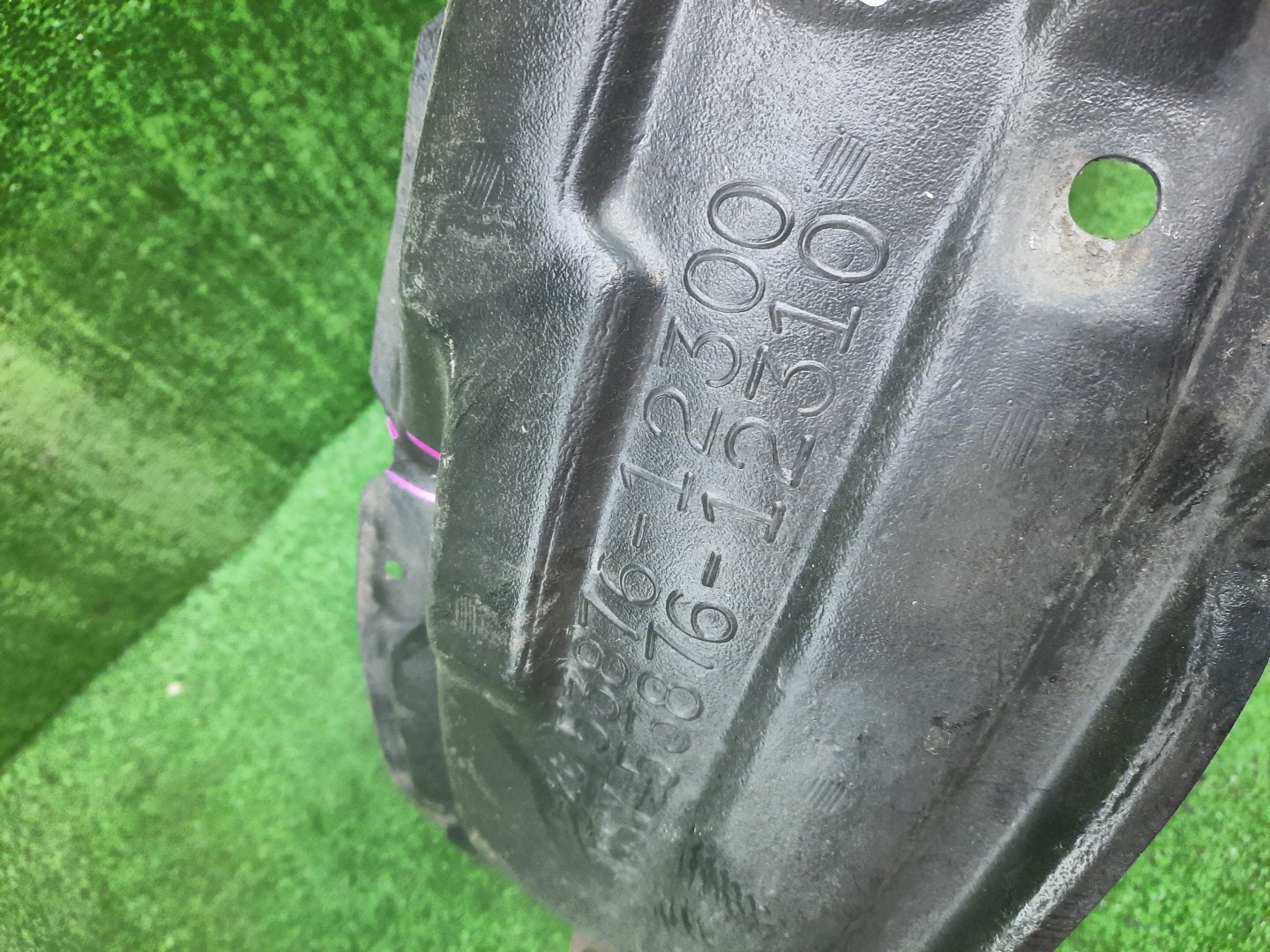 Защита под крыло левая передняя TOYOTA COROLLA FIELDER ZZE122G 53876-12300 3 ракурс