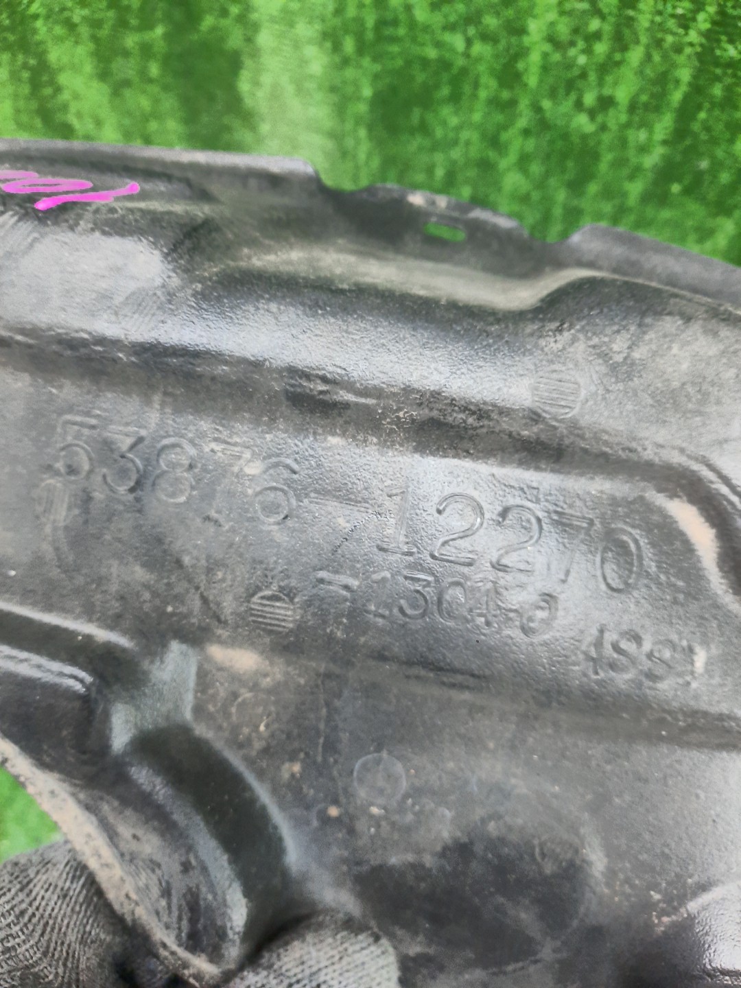 Защита под крыло левая передняя TOYOTA COROLLA ZZE124, NZE121, NZE120, ZZE122, NZE124, CE121 53876-12280 2 ракурс