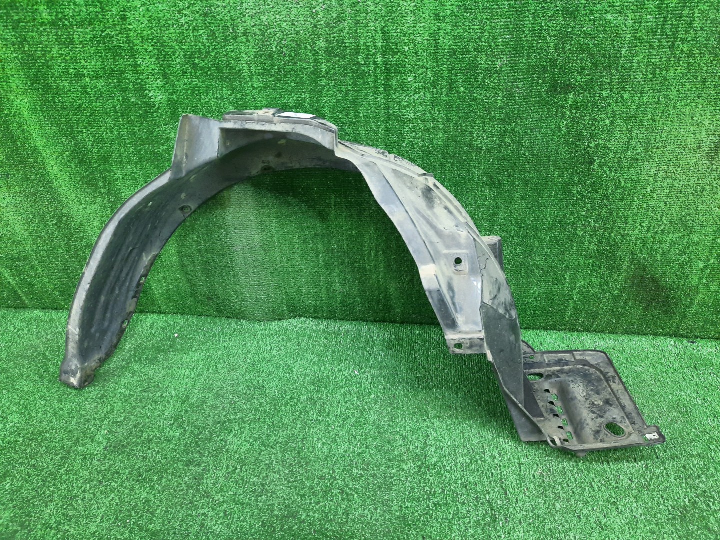 Защита под крыло левая передняя HONDA FIT ARIA GD8 74151-SEL-T100 1 ракурс