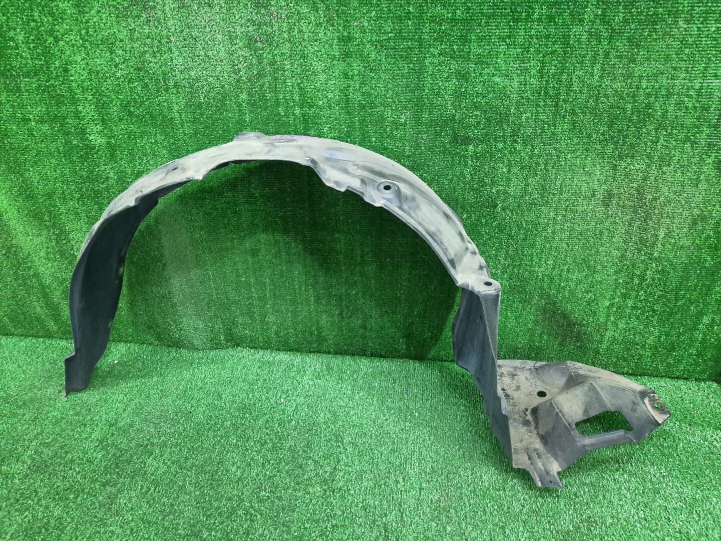 Защита под крыло левая передняя TOYOTA AXIO, COROLLA FIELDER, COROLLA  AXIO, FIELDER NZE141, NZE144, ZRE142, ZRE144, ZRE144G, ZRE142G, NZE144G, NZE141G 53876-12420 1 ракурс