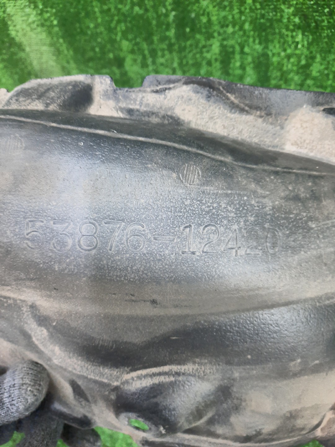 Защита под крыло левая передняя TOYOTA AXIO, COROLLA FIELDER, COROLLA  AXIO, FIELDER NZE141, NZE144, ZRE142, ZRE144, ZRE144G, ZRE142G, NZE144G, NZE141G 53876-12420 2 ракурс
