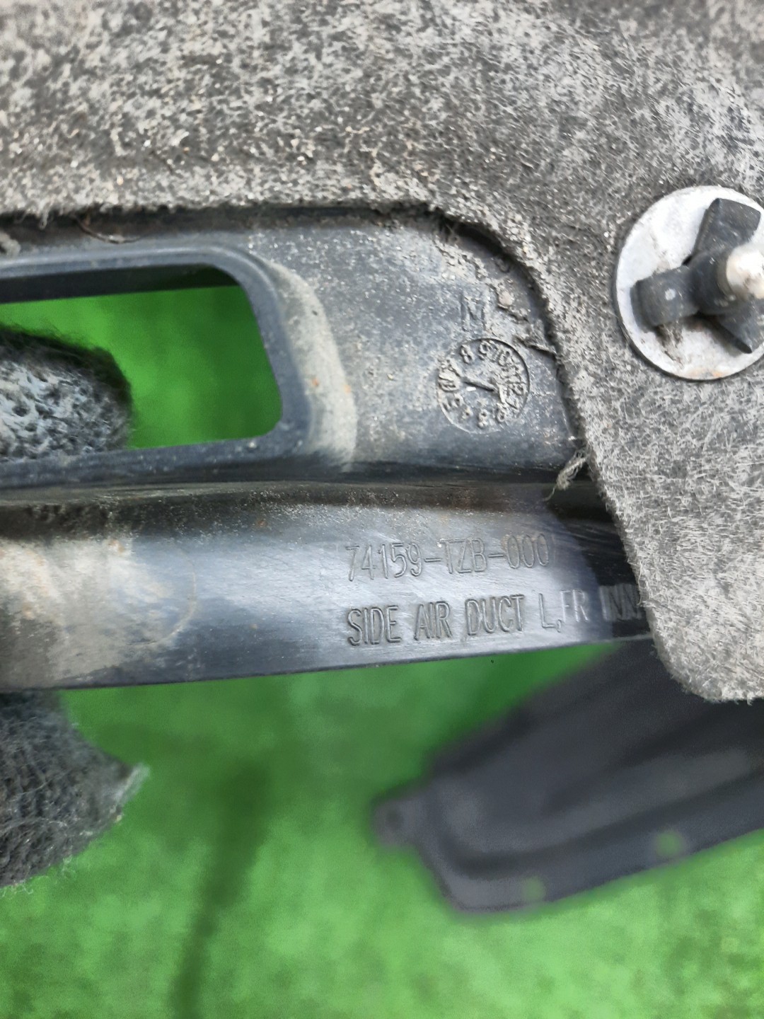Защита под крыло левая передняя HONDA FIT, JAZZ GR3, GR4, GR2, GR1, GR6, GR5, GR7,  74159-TZB-000 2 ракурс