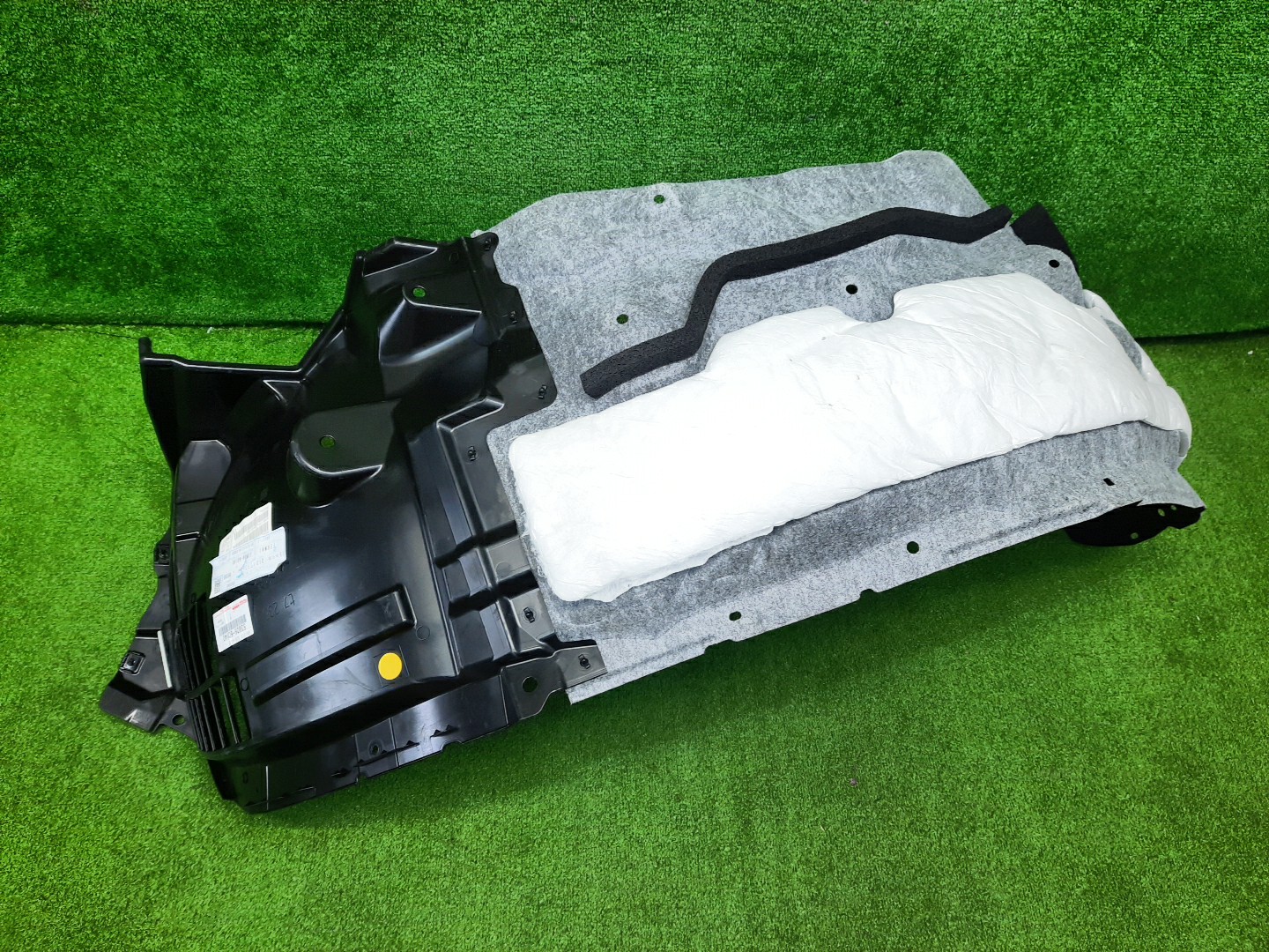 Защита под крыло левая передняя TOYOTA LAND CRUISER VJA300W 53806-60140 1 ракурс