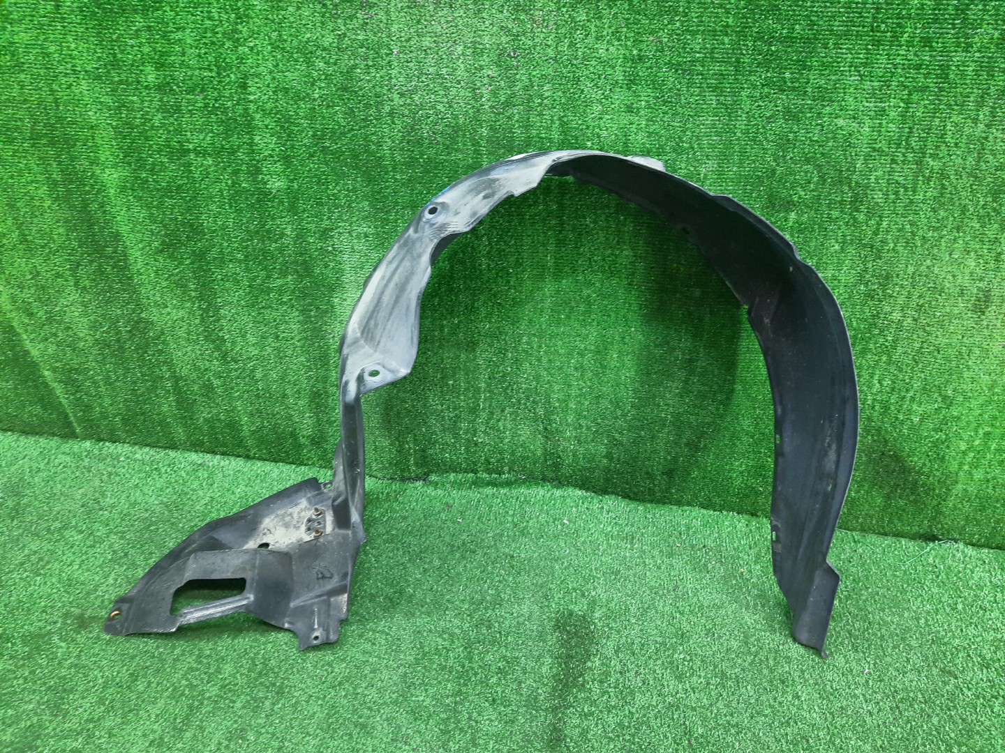 Защита под крыло правая передняя TOYOTA AXIO, COROLLA FIELDER, COROLLA  AXIO, FIELDER NZE141, NZE144, ZRE142, ZRE144, ZRE144G, ZRE142G, NZE144G, NZE141G 53875-12440 1 ракурс