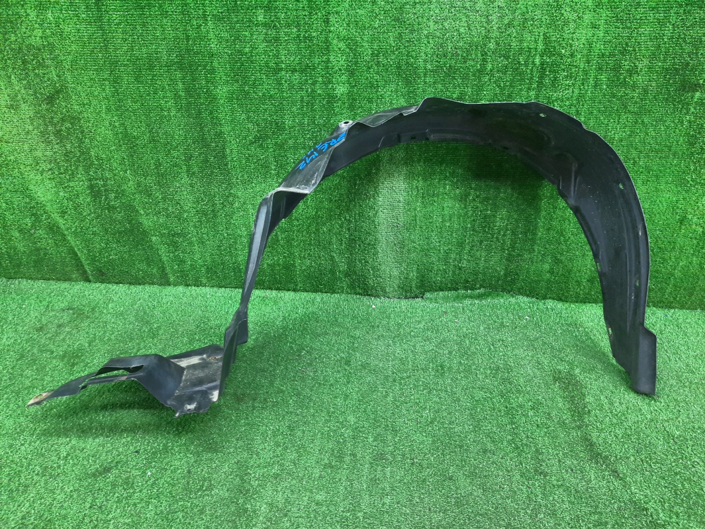 Защита под крыло правая передняя TOYOTA AXIO, COROLLA FIELDER, COROLLA  AXIO, FIELDER NZE141, NZE144, ZRE142, ZRE144, ZRE144G, ZRE142G, NZE144G, NZE141G 53875-12440 1 ракурс