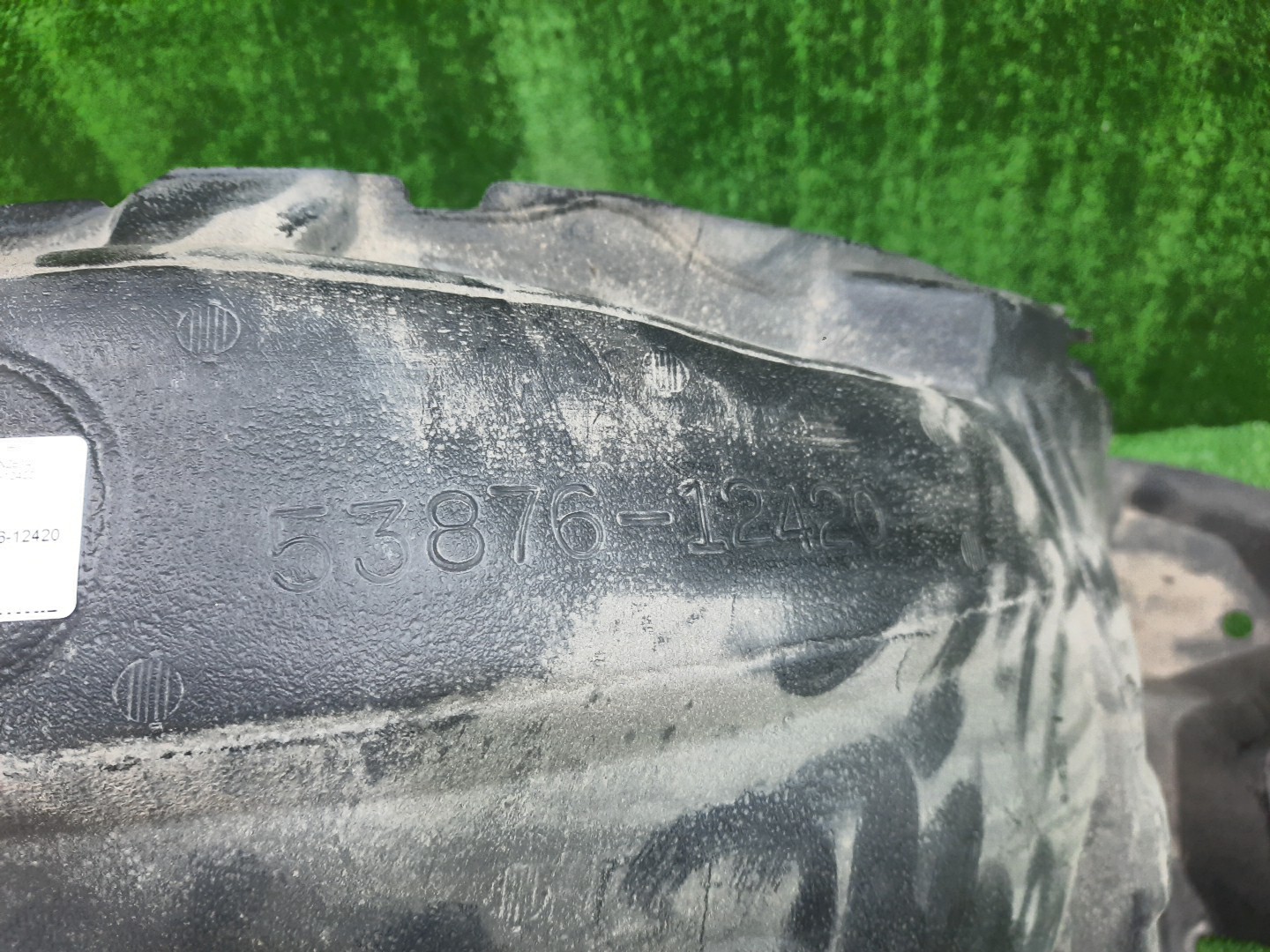 Защита под крыло левая передняя TOYOTA AXIO, COROLLA FIELDER, COROLLA  AXIO, FIELDER NZE141, NZE144, ZRE142, ZRE144, ZRE144G, ZRE142G, NZE144G, NZE141G 53876-12420 2 ракурс