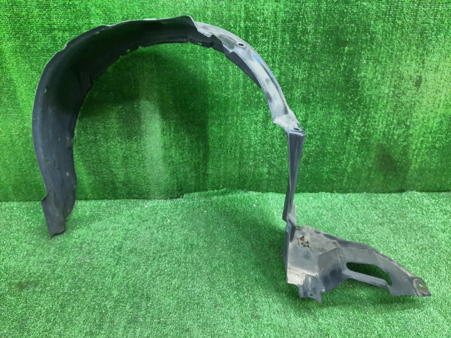Защита под крыло левая передняя TOYOTA AXIO, COROLLA FIELDER, COROLLA  AXIO, FIELDER NZE141, NZE144, ZRE142, ZRE144, ZRE144G, ZRE142G, NZE144G, NZE141G 53876-12420 1 ракурс