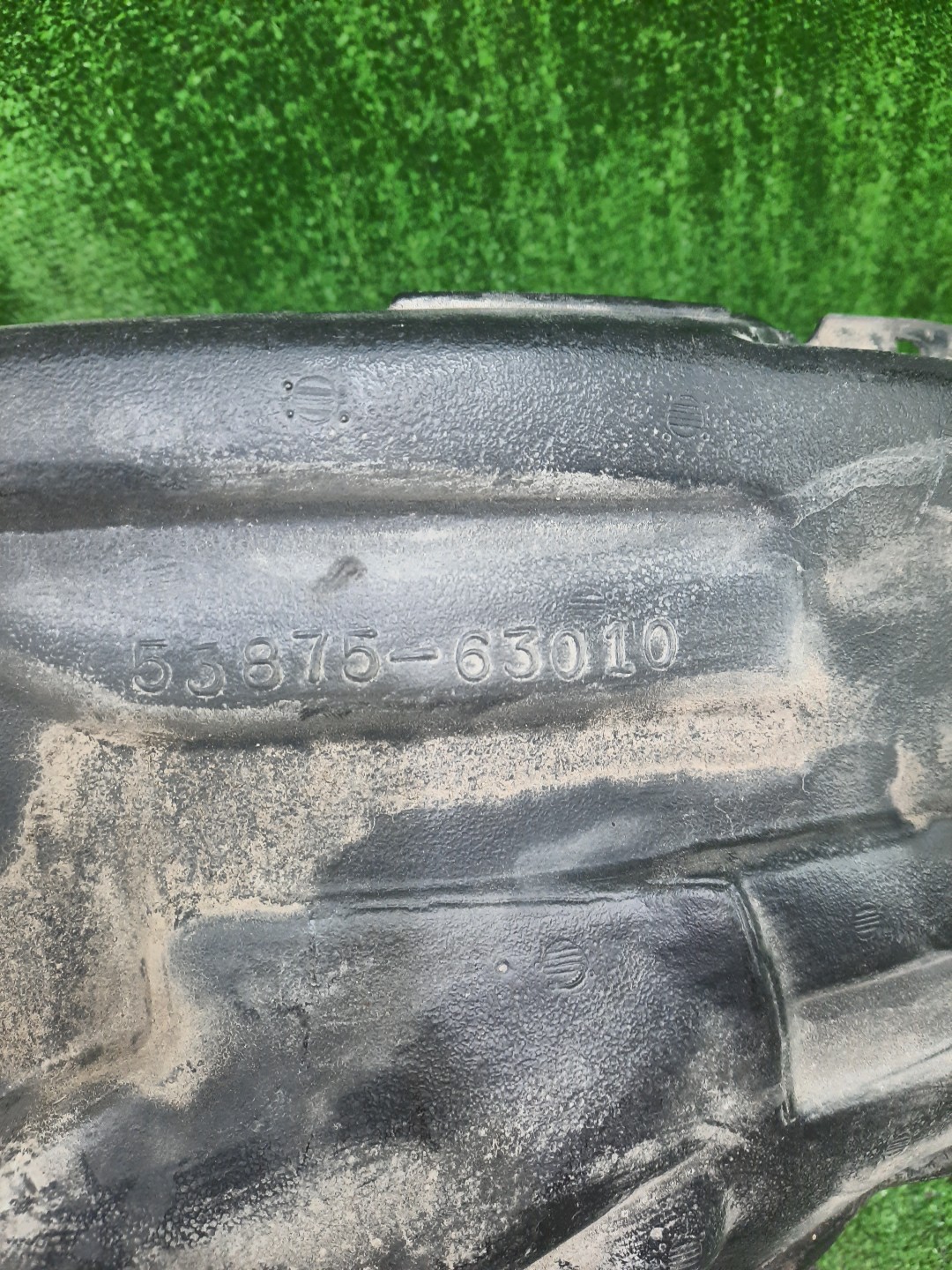 Защита под крыло правая передняя TOYOTA OPA ACT10, ZCT10, ZCT15 53875-63010 2 ракурс