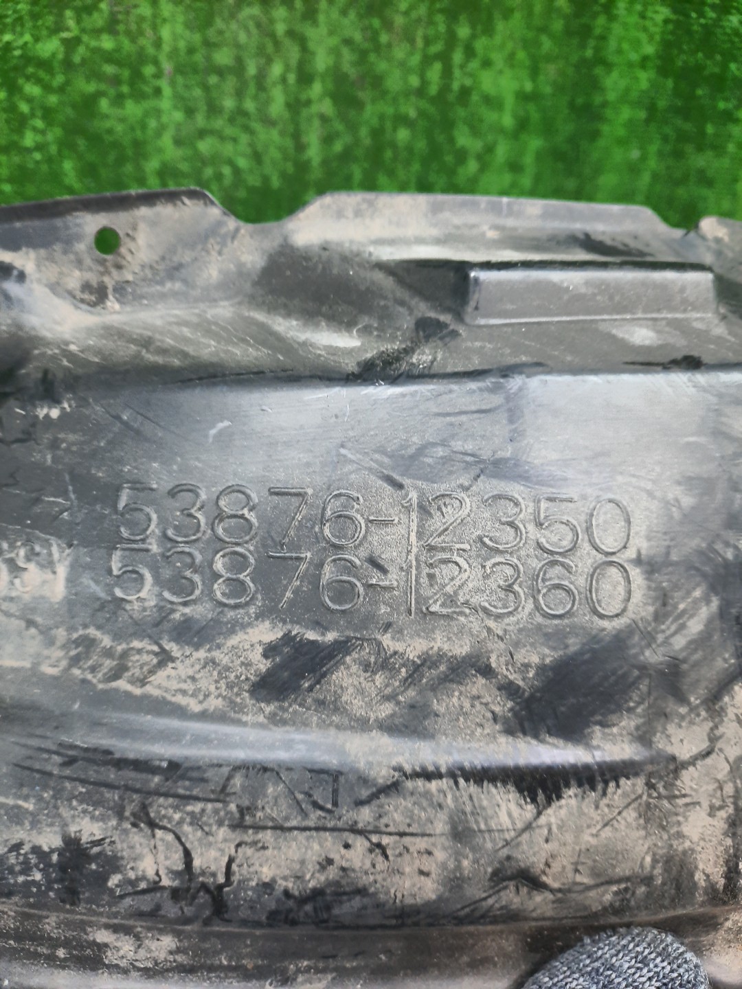 Защита под крыло левая передняя TOYOTA COROLLA FIELDER NZE121G 53876-12350 2 ракурс