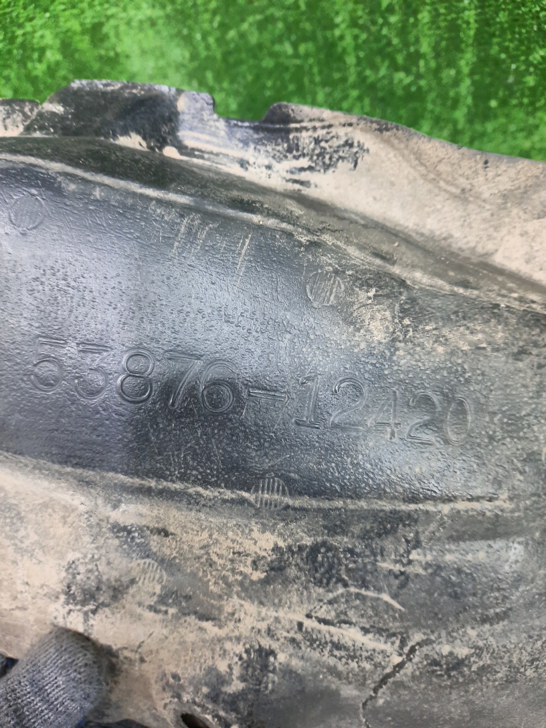 Защита под крыло левая передняя TOYOTA AXIO, COROLLA FIELDER, COROLLA  AXIO, FIELDER NZE141, NZE144, ZRE142, ZRE144, ZRE144G, ZRE142G, NZE144G, NZE141G 53876-12420 2 ракурс