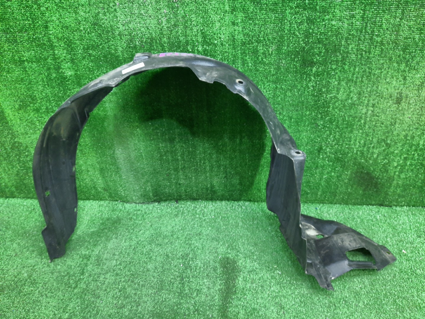 Защита под крыло левая передняя TOYOTA AXIO, COROLLA FIELDER, COROLLA  AXIO, FIELDER NZE141, NZE144, ZRE142, ZRE144, ZRE144G, ZRE142G, NZE144G, NZE141G 53876-12420 1 ракурс