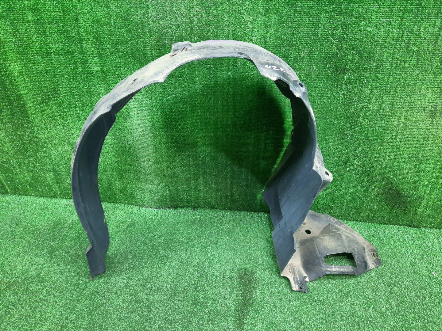 Защита под крыло левая передняя TOYOTA AXIO, COROLLA FIELDER, COROLLA AXIO, FIELDER NZE141, NZE144, ZRE142, ZRE144, ZRE144G, ZRE142G, NZE144G, NZE141G 53876-12420 1 ракурс Защита под крыло левая передняя TOYOTA AXIO, COROLLA FIELDER, COROLLA AXIO, FIELDER NZE141, NZE144, ZRE142, ZRE144, ZRE144G, ZRE142G, NZE144G, NZE141G 53876-12420 1 ракурс