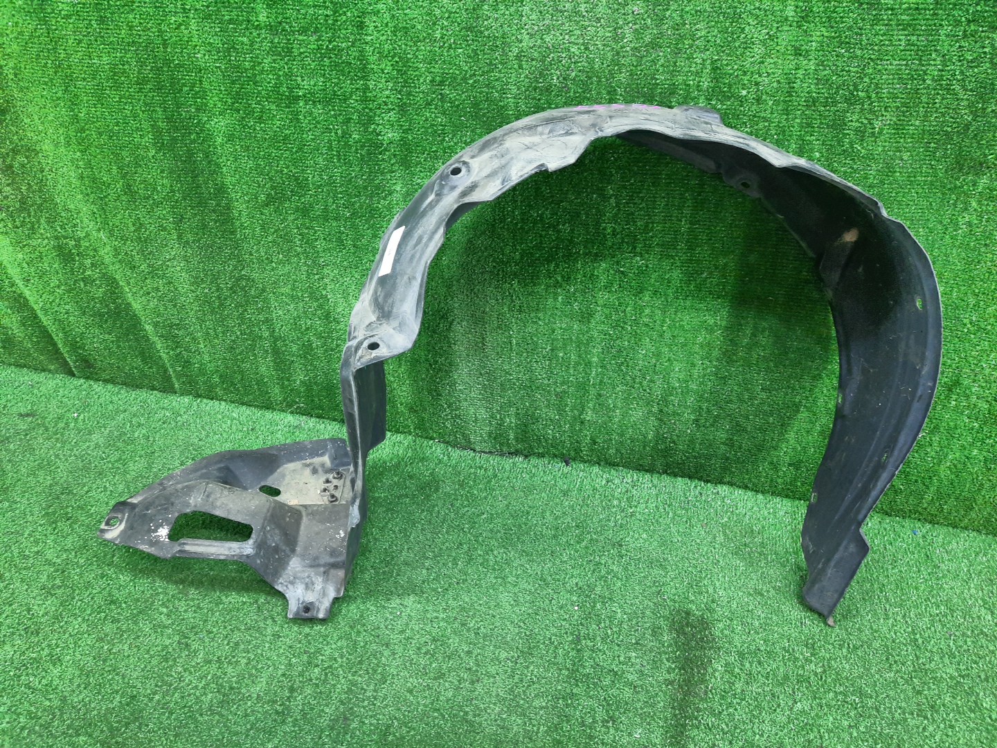 Защита под крыло правая передняя TOYOTA AXIO, COROLLA FIELDER, COROLLA  AXIO, FIELDER NZE141, NZE144, ZRE142, ZRE144, ZRE144G, ZRE142G, NZE144G, NZE141G 53875-12440 1 ракурс