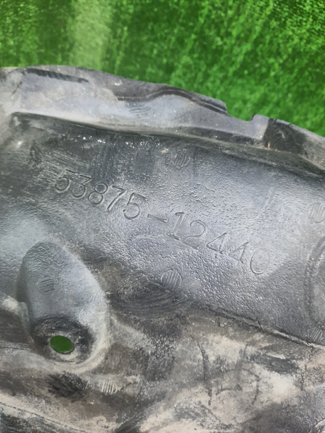 Защита под крыло правая передняя TOYOTA AXIO, COROLLA FIELDER, COROLLA  AXIO, FIELDER NZE141, NZE144, ZRE142, ZRE144, ZRE144G, ZRE142G, NZE144G, NZE141G 53875-12440 2 ракурс