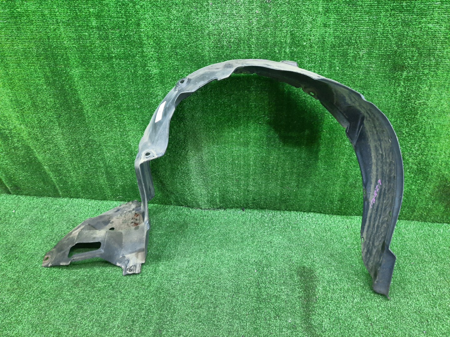 Защита под крыло правая передняя TOYOTA AXIO, COROLLA FIELDER, COROLLA  AXIO, FIELDER NZE141, NZE144, ZRE142, ZRE144, ZRE144G, ZRE142G, NZE144G, NZE141G 53875-12440 1 ракурс