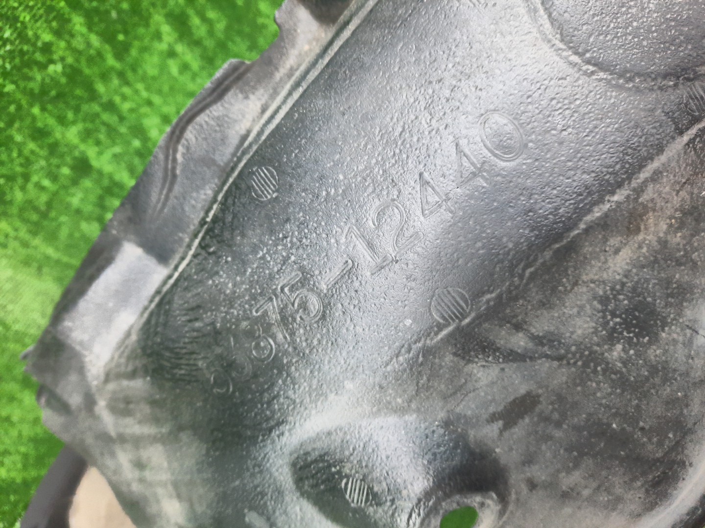 Защита под крыло правая передняя TOYOTA AXIO, COROLLA FIELDER, COROLLA  AXIO, FIELDER NZE141, NZE144, ZRE142, ZRE144, ZRE144G, ZRE142G, NZE144G, NZE141G 53875-12440 2 ракурс