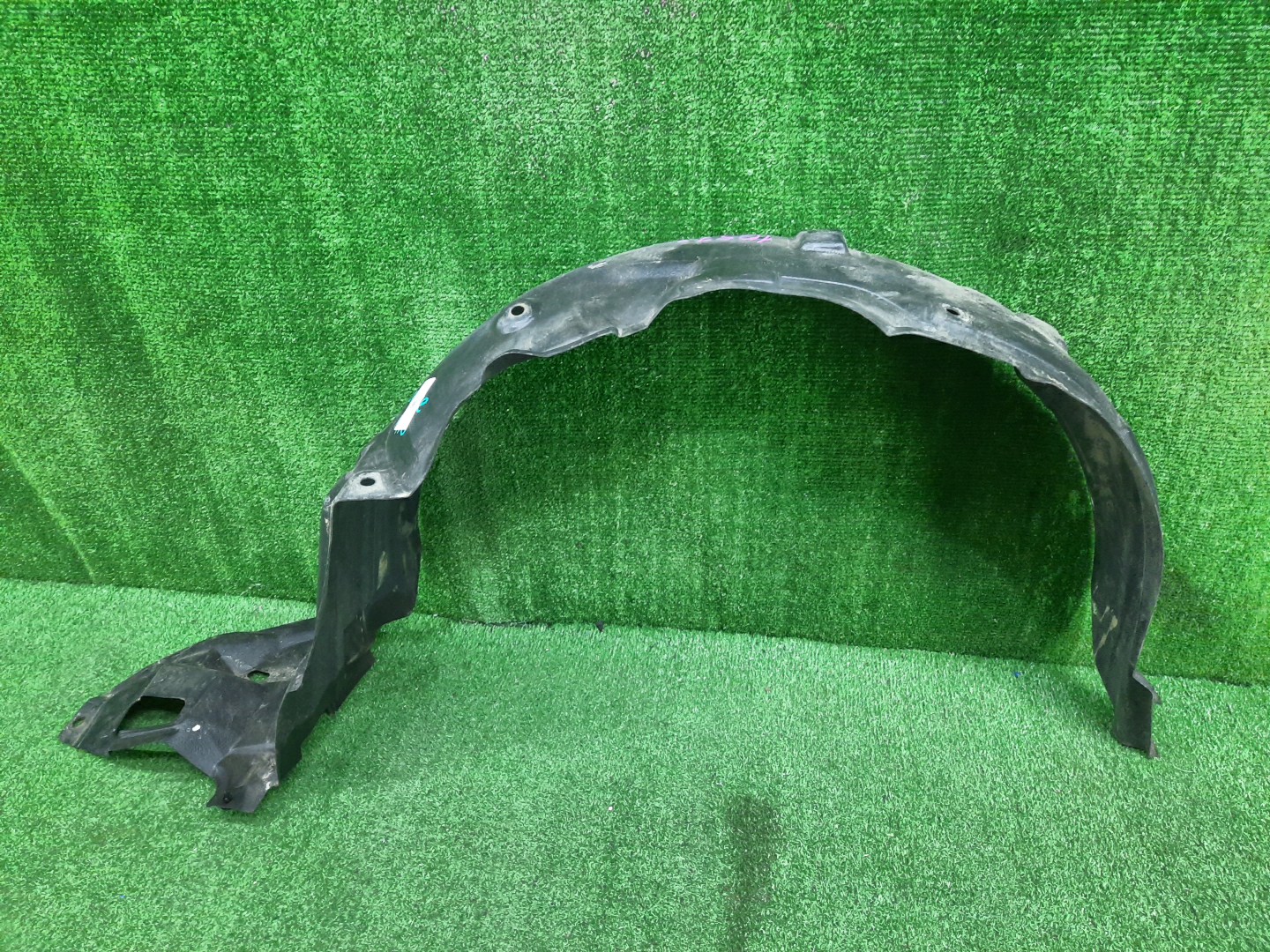 Защита под крыло правая передняя TOYOTA AXIO, COROLLA FIELDER, COROLLA  AXIO, FIELDER NZE141, NZE144, ZRE142, ZRE144, ZRE144G, ZRE142G, NZE144G, NZE141G 53875-12440 1 ракурс