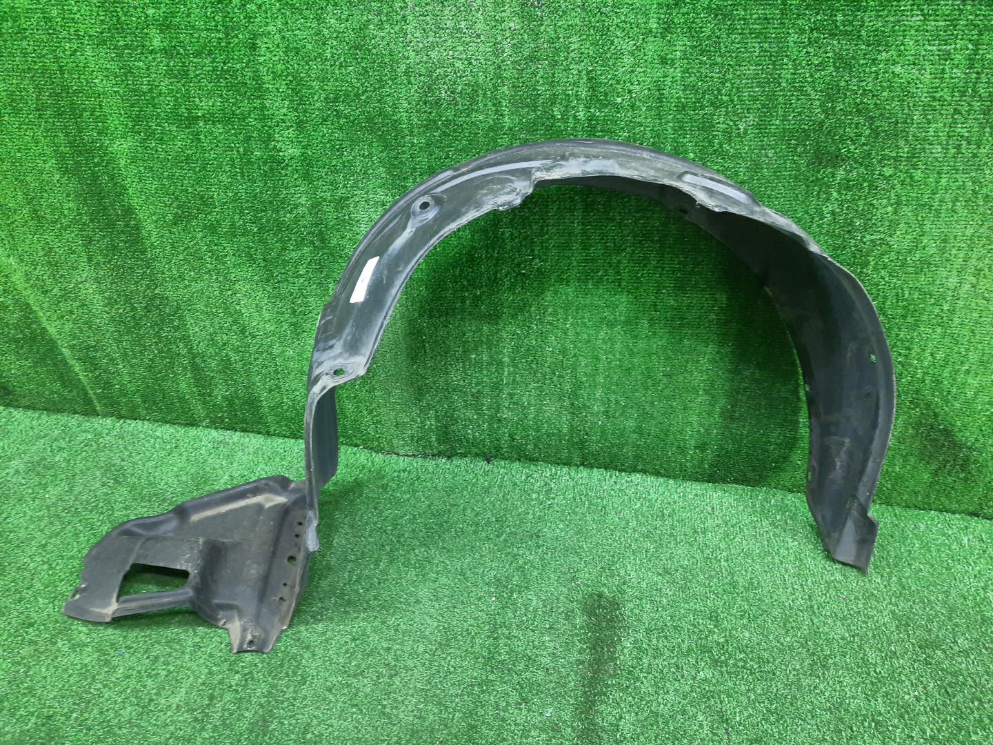 Защита под крыло правая передняя TOYOTA COROLLA FIELDER ZZE122G 53875-12280 1 ракурс