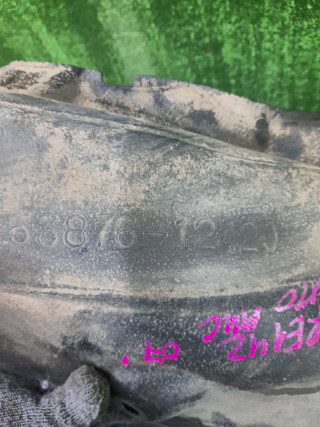Защита под крыло левая передняя TOYOTA AXIO, COROLLA FIELDER, COROLLA  AXIO, FIELDER NZE141, NZE144, ZRE142, ZRE144, ZRE144G, ZRE142G, NZE144G, NZE141G 53876-12420 2 ракурс