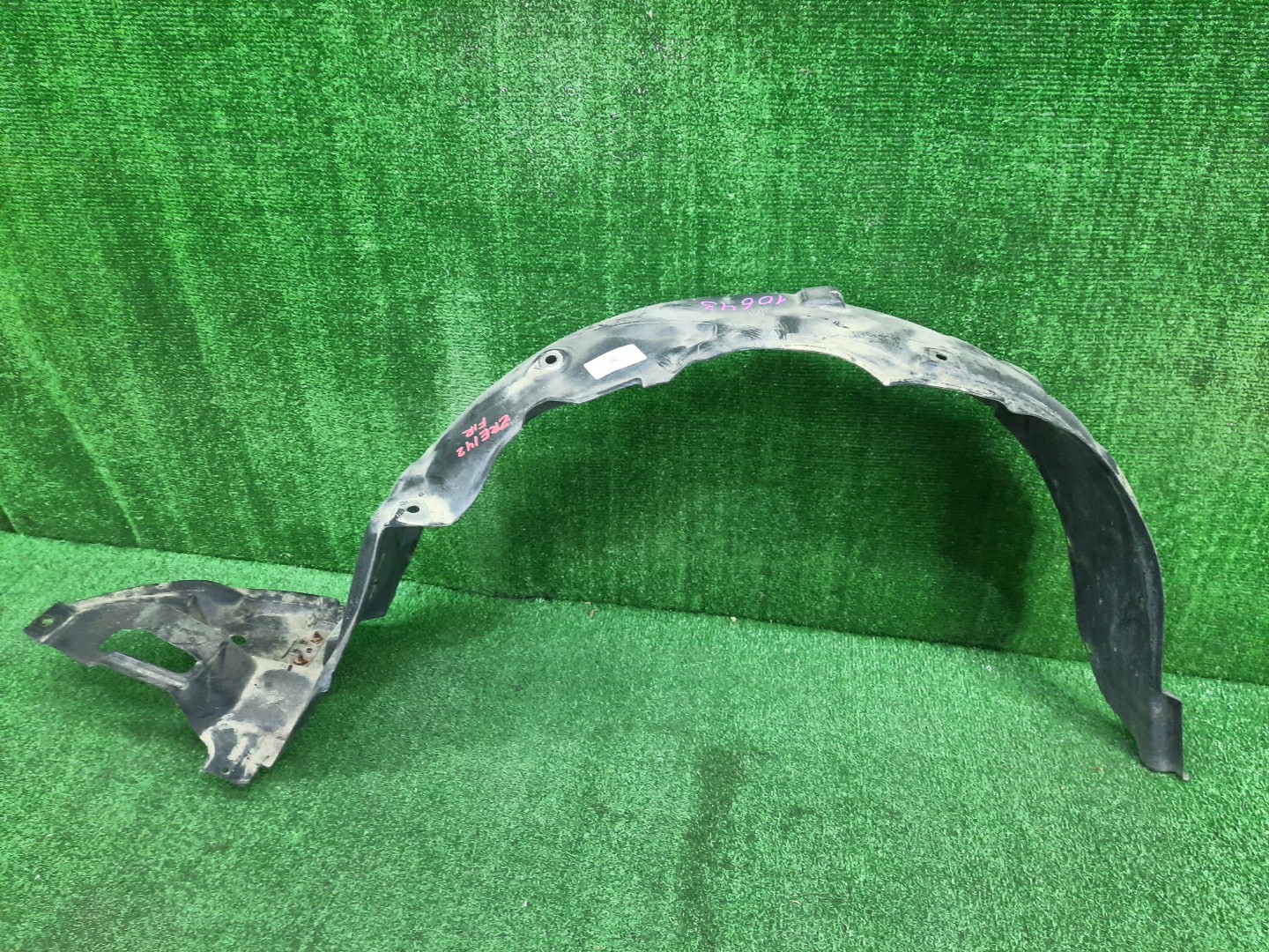 Защита под крыло правая передняя TOYOTA AXIO, COROLLA FIELDER, COROLLA  AXIO, FIELDER NZE141, NZE144, ZRE142, ZRE144, ZRE144G, ZRE142G, NZE144G, NZE141G 53875-12440 1 ракурс