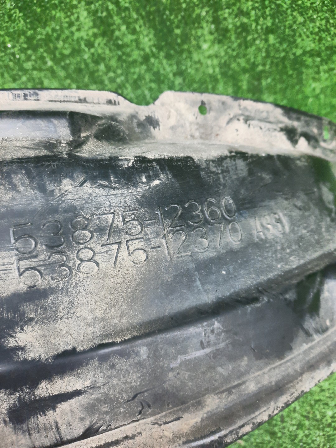 Защита под крыло правая передняя TOYOTA COROLLA ZZE124, NZE121, NZE120, ZZE122, NZE124, CE121 53875-12360 3 ракурс
