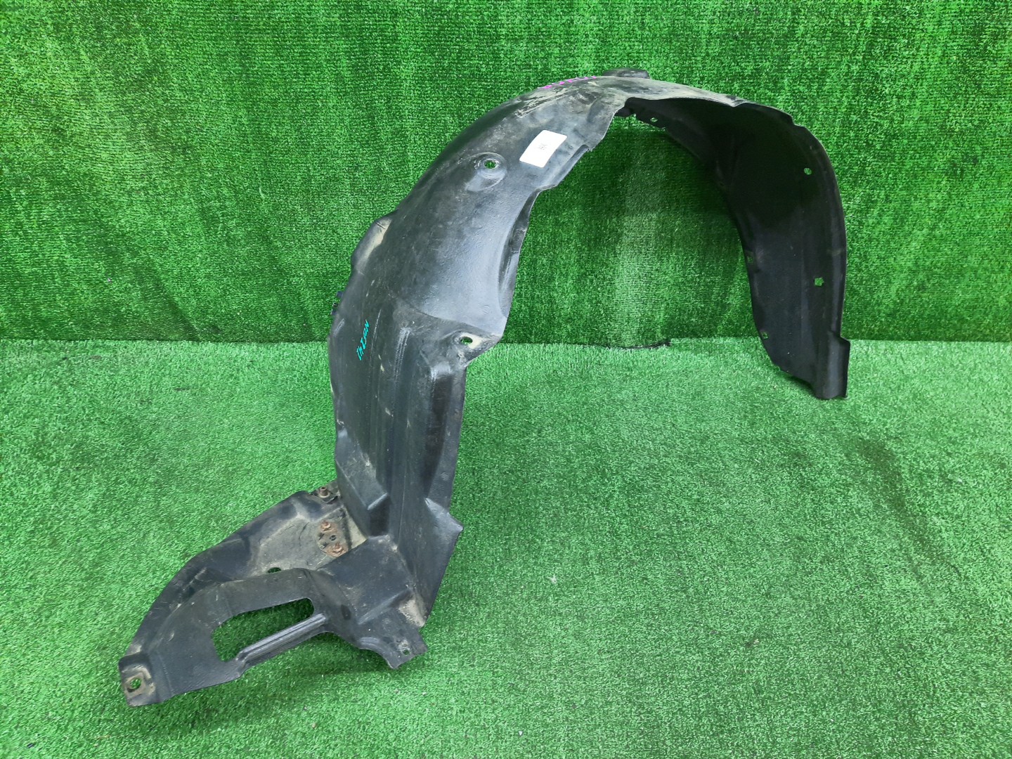 Защита под крыло правая передняя TOYOTA AXIO, COROLLA FIELDER, COROLLA  AXIO, FIELDER NZE141, NZE144, ZRE142, ZRE144, ZRE144G, ZRE142G, NZE144G, NZE141G 53875-12440 1 ракурс